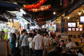 Street food. Doi vânzători ambulanţi din Singapore, recompensaţi cu stele Michelin